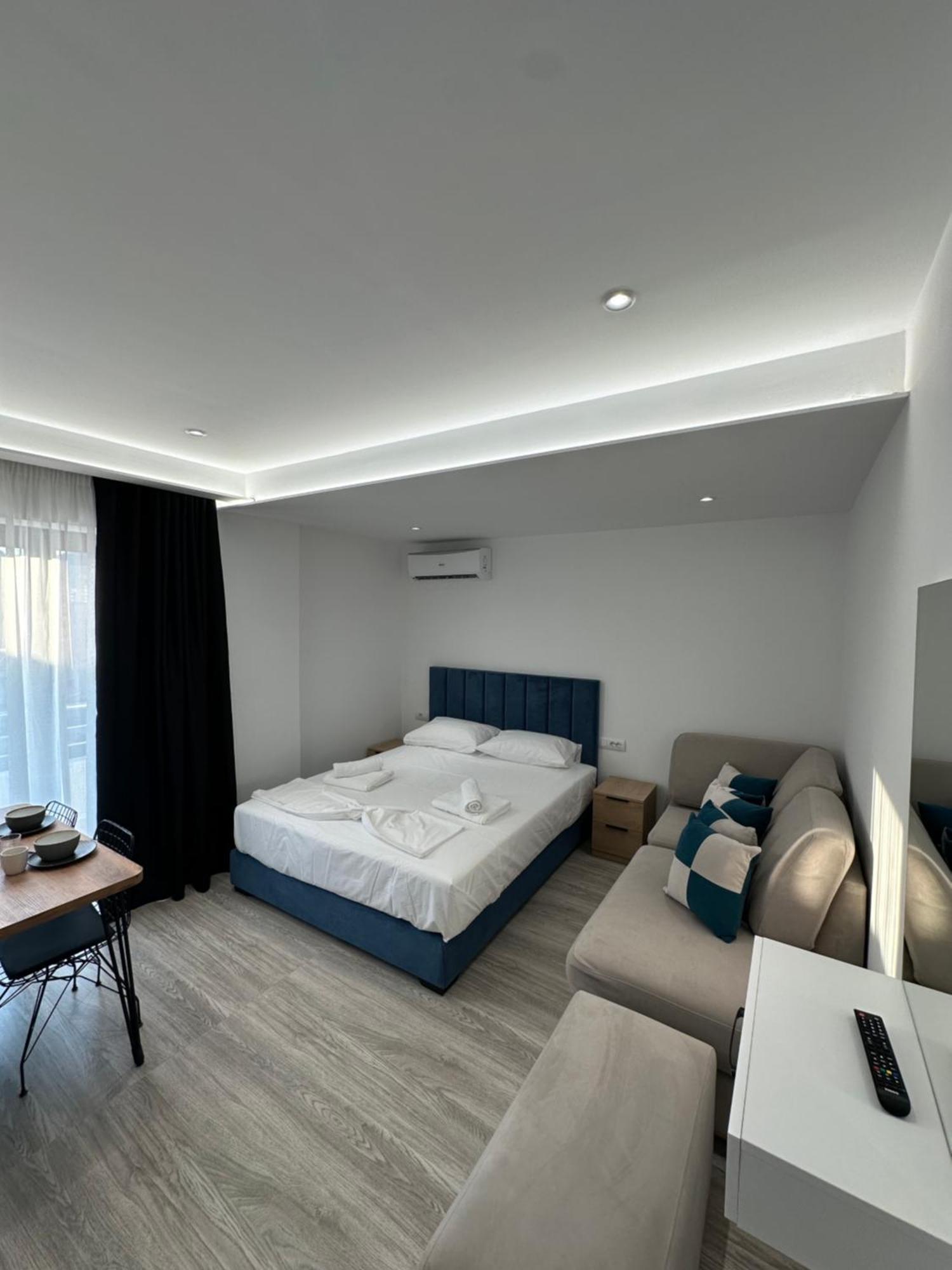 Io'S Apartments Sarandë Esterno foto