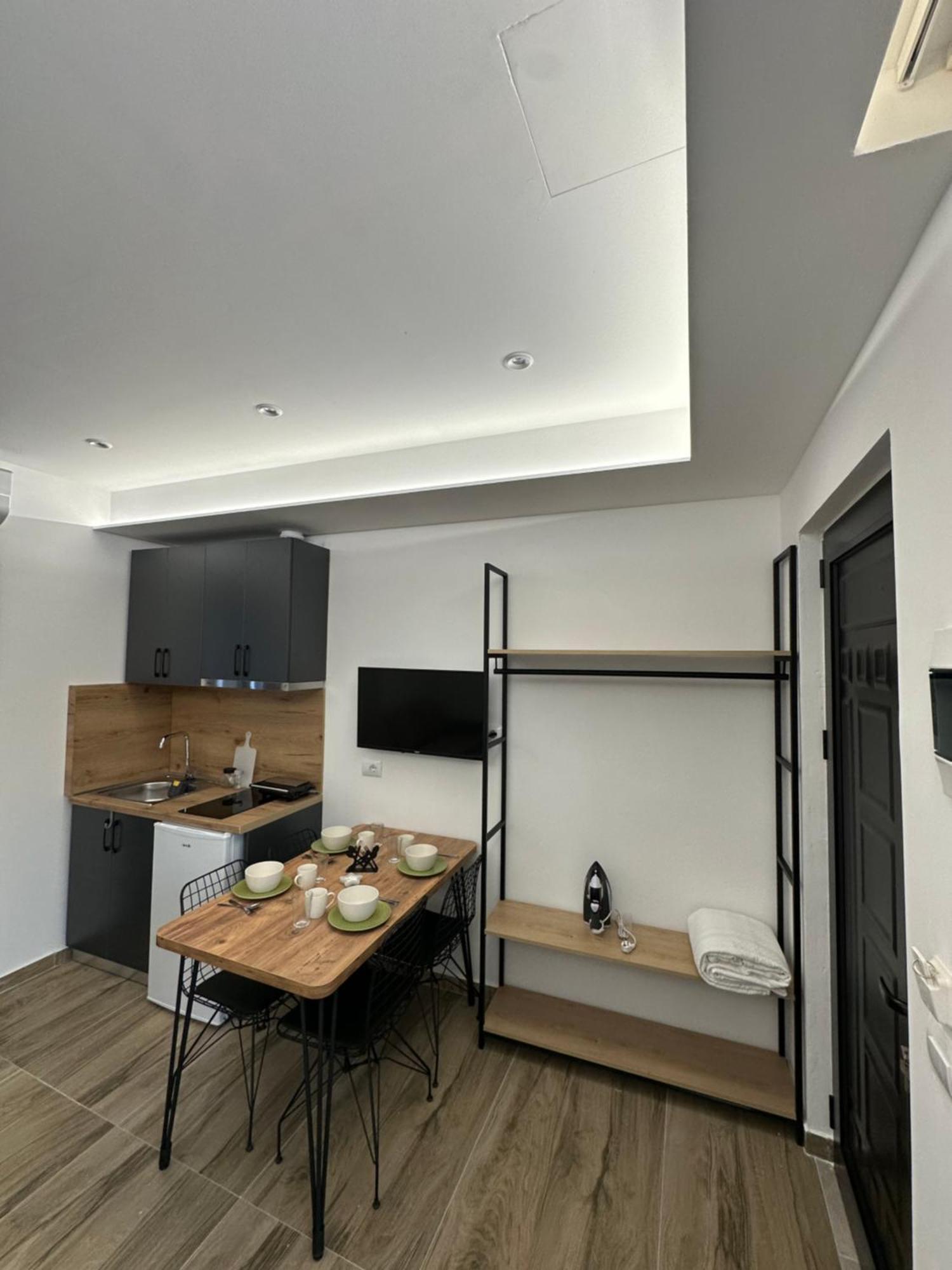 Io'S Apartments Sarandë Esterno foto