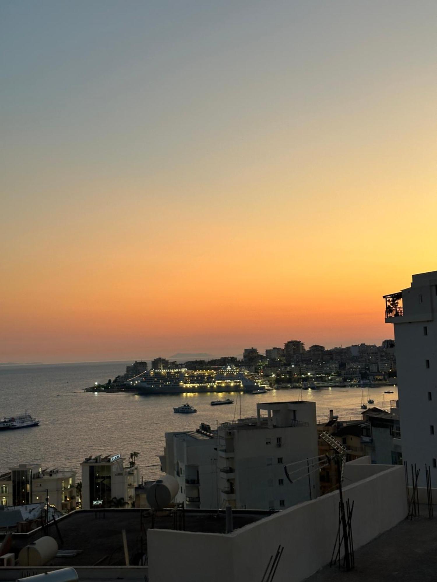 Io'S Apartments Sarandë Esterno foto