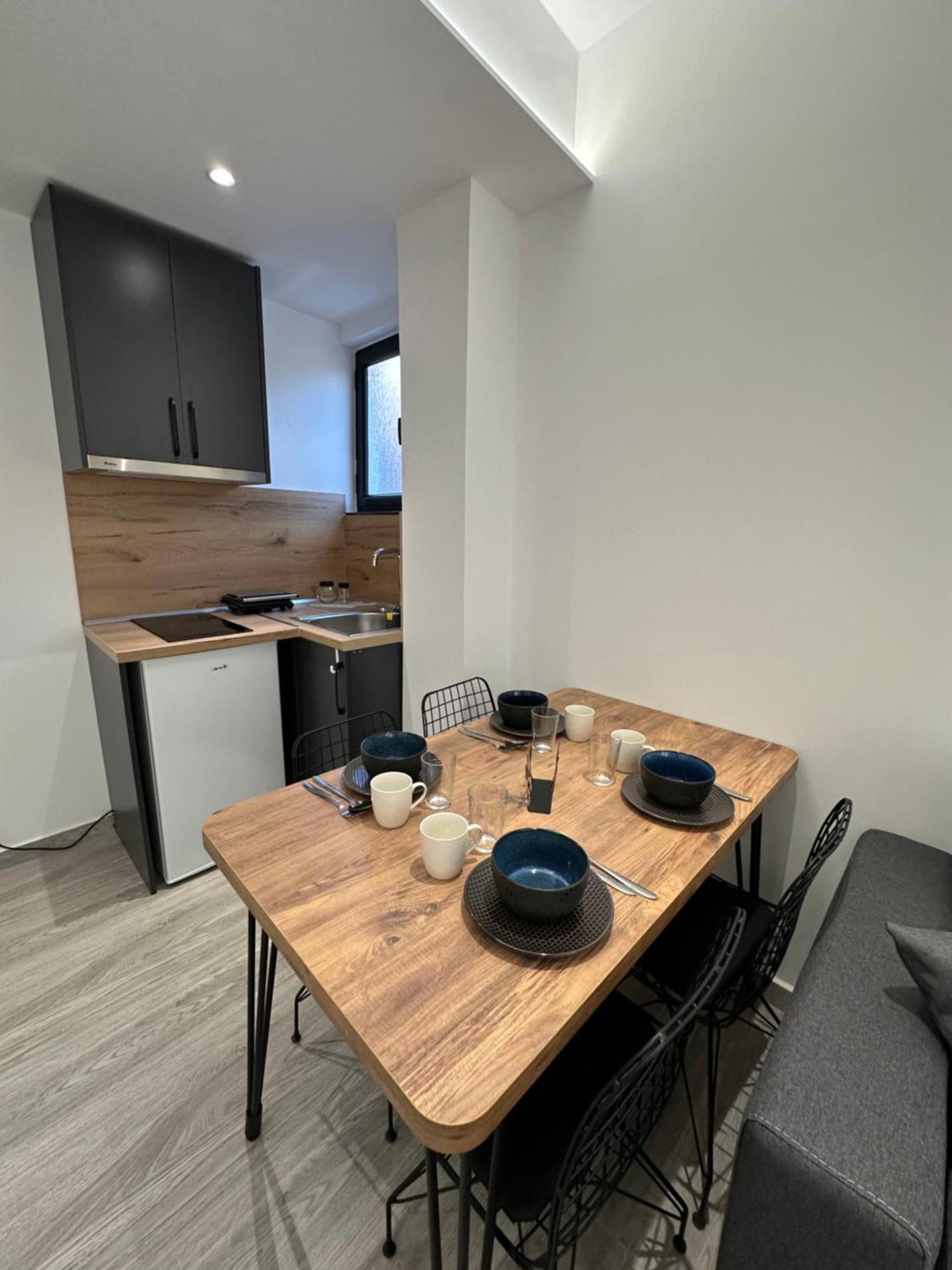 Io'S Apartments Sarandë Esterno foto