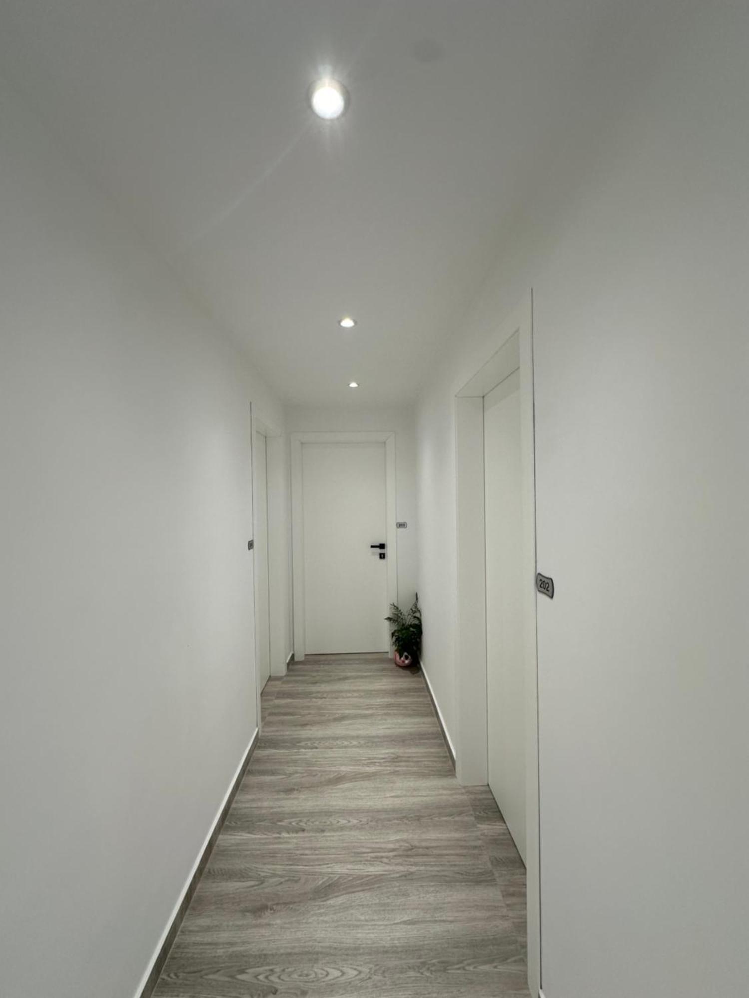 Io'S Apartments Sarandë Esterno foto